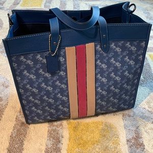 Field Tote 40 Horse Carriage Print Varsity Stripe